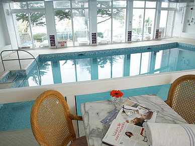 Ansicht des Hallenbads im Hotel Imperial - Unterkunft bei der Torquay Business Sprachreise