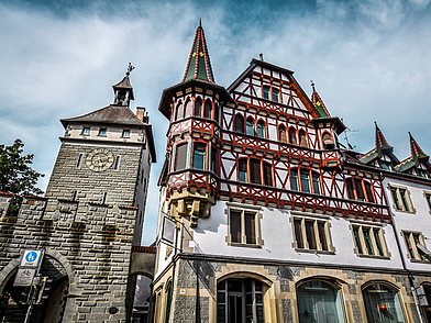 La storica Schnetztor e la magnifica architettura a graticcio di Costanza - la cornice ideale per i corsi di tedesco per adulti