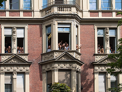 Historisches Schulgebäude im Herzen von Augsburg als inspirierender Lernort