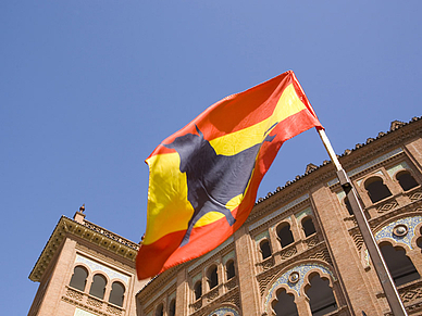 Flagge mit Osborne Stier, Spanisch Sprachreisen für Schüler