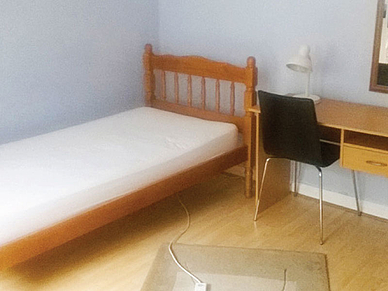 Gemütliches Zimmer in einer Gastfamilie, perfekt für deine Englisch Sprachreise mit Einblick in den britischen Alltag