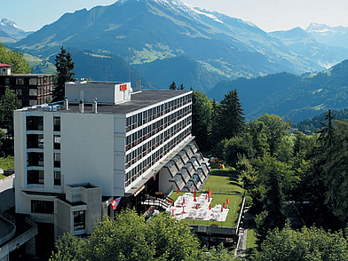 Gelände der Schüler Sprachcamps in Leysin - Englisch lernen mit Aussicht