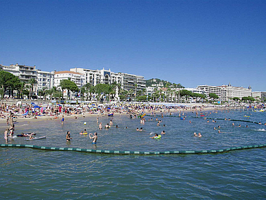 Nuotare a Cannes, vacanze studio in francese per studenti 