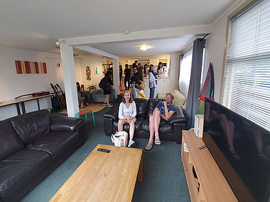 Gemeinschaftsraum der Sprachschule Mount Maunganui – internationales Wohnen und Lernen in Neuseeland