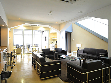 Loungebereich, Sprachschule Malta Business Englisch