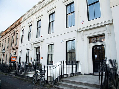Gebäude der Schule in Glasgow, Englisch Sprachreisen für Erwachsene