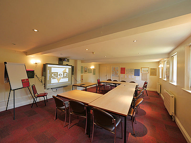 Heller Seminarraum der Sprachschule in Oxford für effektive Englischkurse während deiner Sprachreise