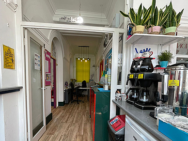 Gemütliche Studentenküche in der Englisch Sprachschule London Camden