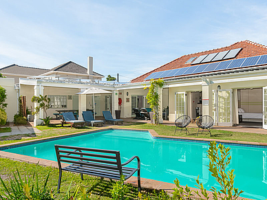 Résidence moderne d’école de langues au Cap avec piscine et jardin à Newslands