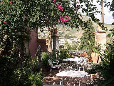Giardino della villa, vacanze in lingua italiana Taormina