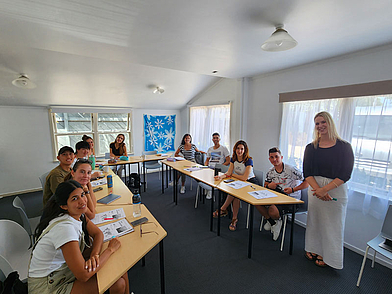 Englischkurs im Klassenzimmer der Sprachschule Mount Maunganui – moderne Sprachkurse in internationaler Gruppe