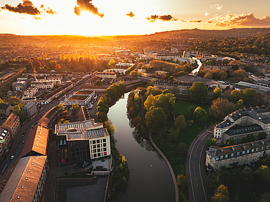 Die Abendstimmung in Bath geniessen bei einer England Sprachreise