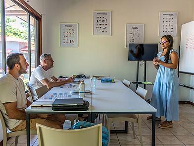 Spanischunterricht mit Lehrerin an der Expanish Sprachschule in Sámara, Costa Rica