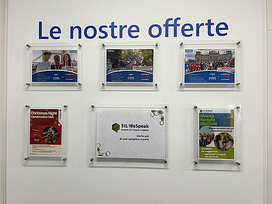 Angebotswand der Sprachschule StL WeSpeak Lugano mit Italienischkursen