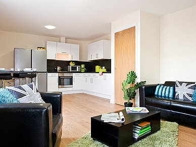 Gemeinschaftsküche und Aufenthaltsraum der Sommerresidenz, Englisch Sprachreisen