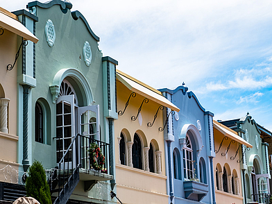 Bunte historische Häuserfront in Christchurch – Architektur entdecken bei einer Englisch Sprachreise nach Neuseeland
