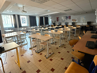 Unterrichtsraum im Campus Eucalyptus für die Schülersprachreisen nach Nizza, Frankreich