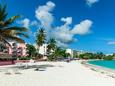Weißer Sandstrand an der Südküste von Barbados – Sprachreise mit Sonne, Strand und Englischkurs