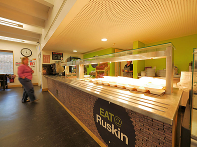 Mensa am Campus der Sprachschule in Oxford mit Verpflegungsangebot für Sprachreisen und Englischkurse in England