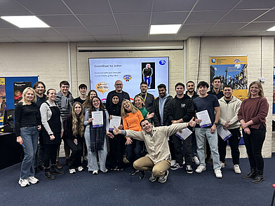 Gli studenti internazionali di lingue festeggiano la conclusione del corso presso l’IH Newcastle